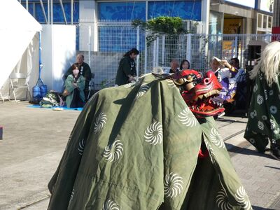 センター南駅前　獅子舞
