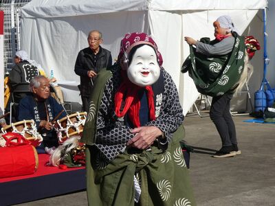 センター南駅前　獅子舞
