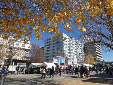センター北駅前

