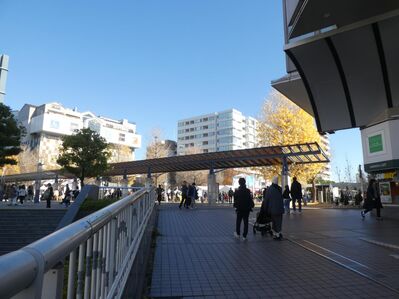 センター北駅前
